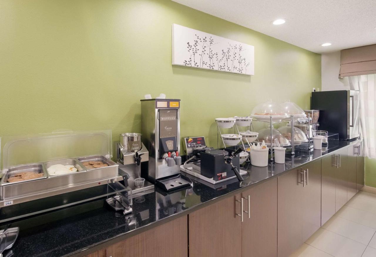 Sleep Inn Tanglewood Roanoke Bagian luar foto